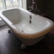 Clawfoot tub before